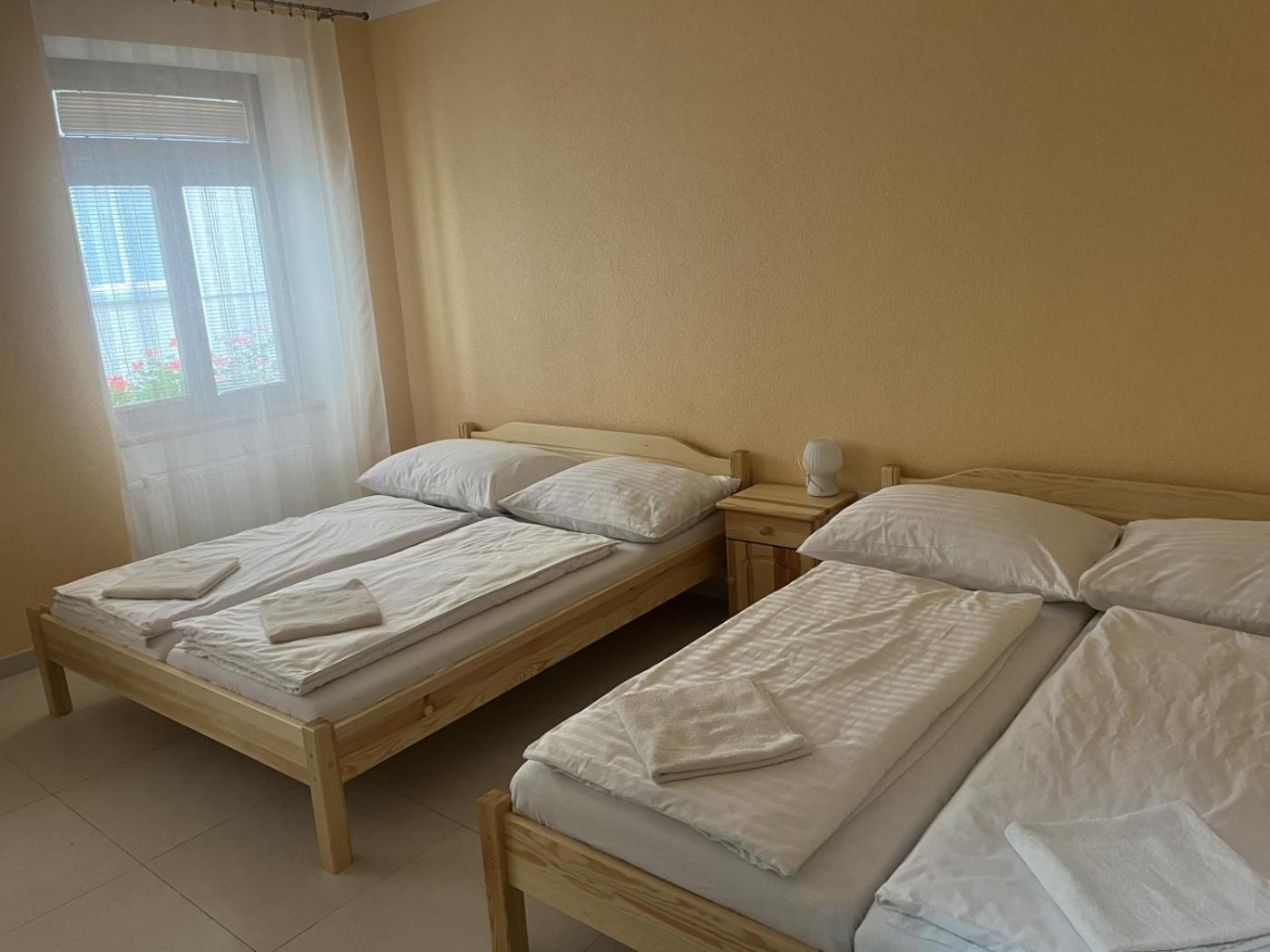 Vt6 House & Restaurant Bed and Breakfast Znojmo Eksteriør billede